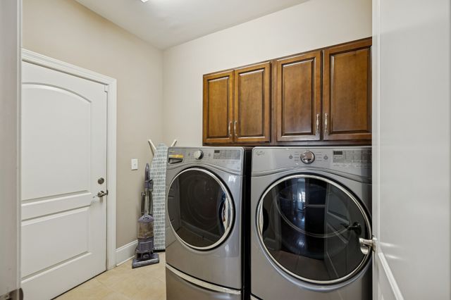 1303 Reynard Dr, Gallatin, TN 37066