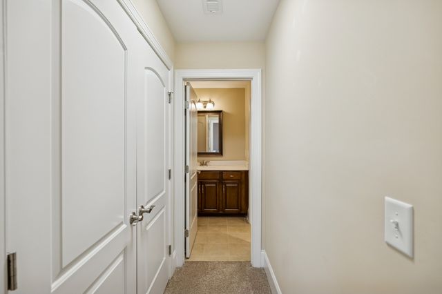 1303 Reynard Dr, Gallatin, TN 37066