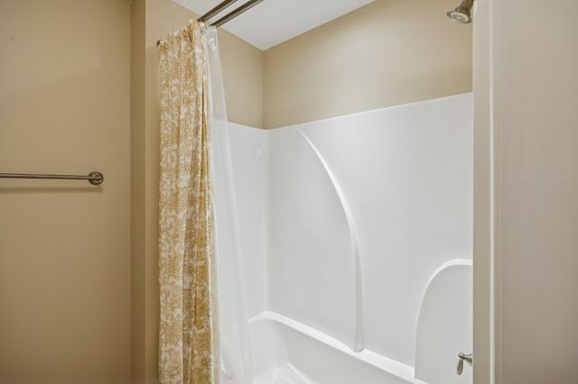 1303 Reynard Dr, Gallatin, TN 37066