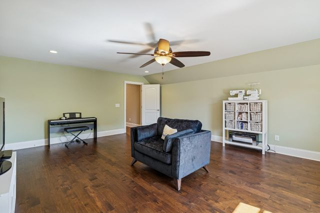 1303 Reynard Dr, Gallatin, TN 37066