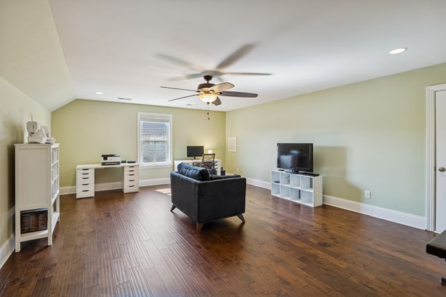 1303 Reynard Dr, Gallatin, TN 37066