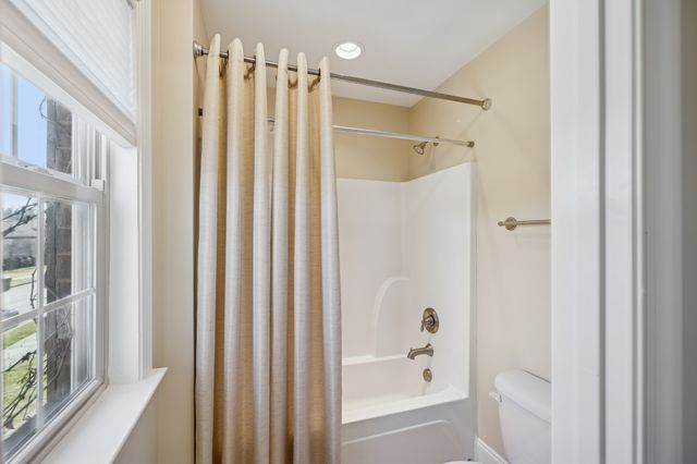 1303 Reynard Dr, Gallatin, TN 37066