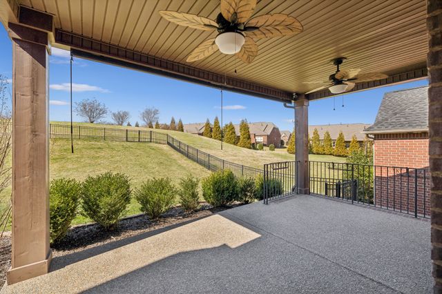 1303 Reynard Dr, Gallatin, TN 37066