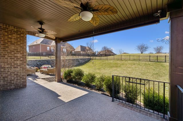 1303 Reynard Dr, Gallatin, TN 37066