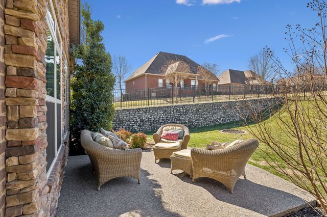 1303 Reynard Dr, Gallatin, TN 37066