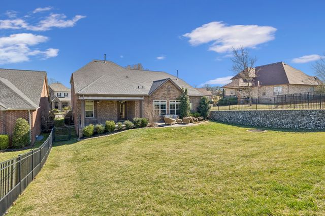 1303 Reynard Dr, Gallatin, TN 37066