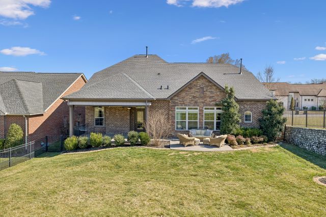 1303 Reynard Dr, Gallatin, TN 37066