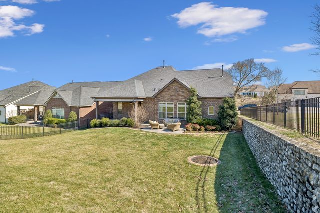 1303 Reynard Dr, Gallatin, TN 37066