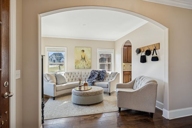 1303 Reynard Dr, Gallatin, TN 37066