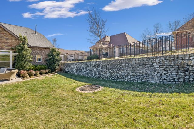 1303 Reynard Dr, Gallatin, TN 37066