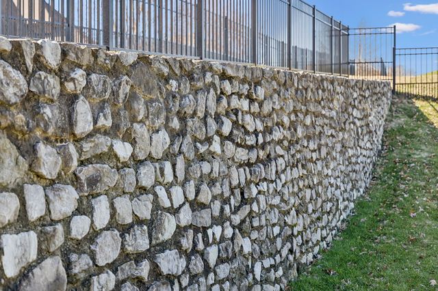 1303 Reynard Dr, Gallatin, TN 37066