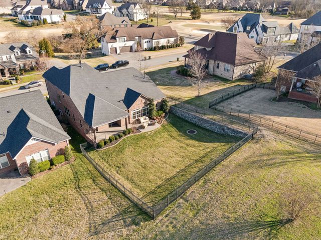 1303 Reynard Dr, Gallatin, TN 37066