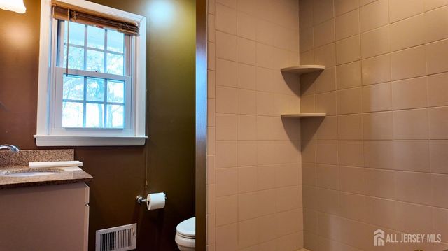 221 Wyckoff Avenue, Piscataway, NJ 08854