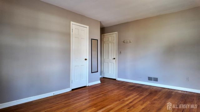 221 Wyckoff Avenue, Piscataway, NJ 08854