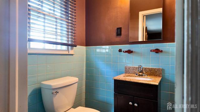 221 Wyckoff Avenue, Piscataway, NJ 08854