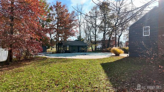 221 Wyckoff Avenue, Piscataway, NJ 08854