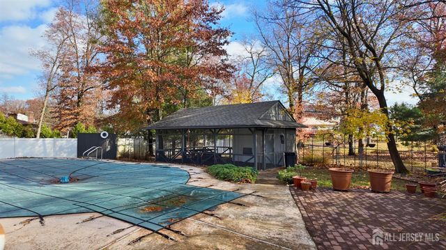 221 Wyckoff Avenue, Piscataway, NJ 08854