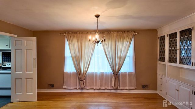 221 Wyckoff Avenue, Piscataway, NJ 08854