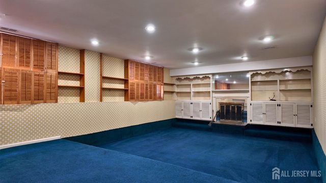 221 Wyckoff Avenue, Piscataway, NJ 08854