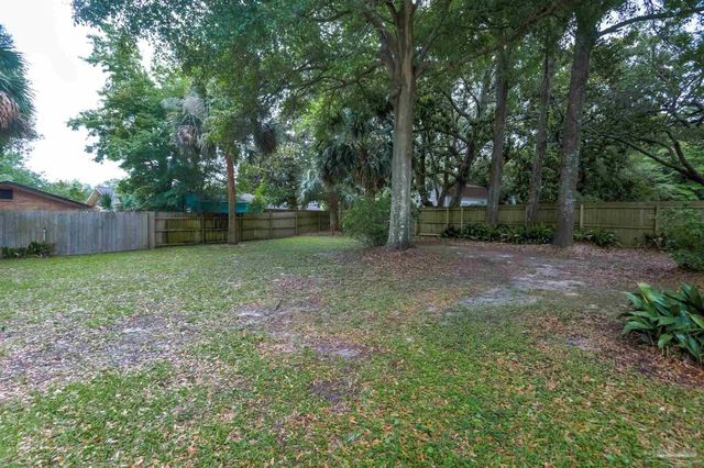 316 Dolphin St, Gulf Breeze, FL 32561