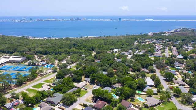 316 Dolphin St, Gulf Breeze, FL 32561