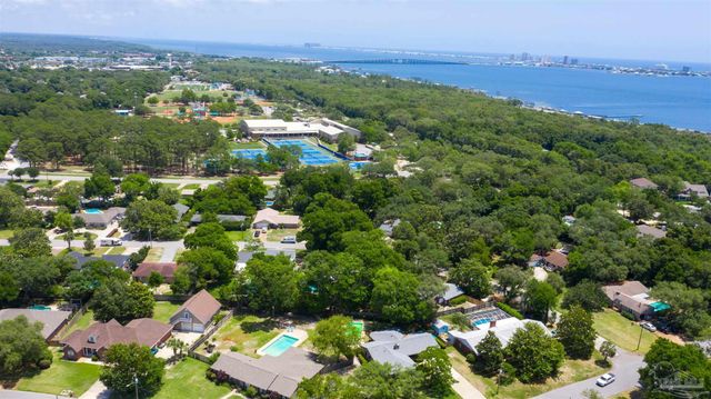 316 Dolphin St, Gulf Breeze, FL 32561