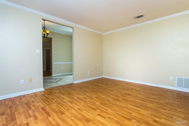 316 Dolphin St, Gulf Breeze, FL 32561