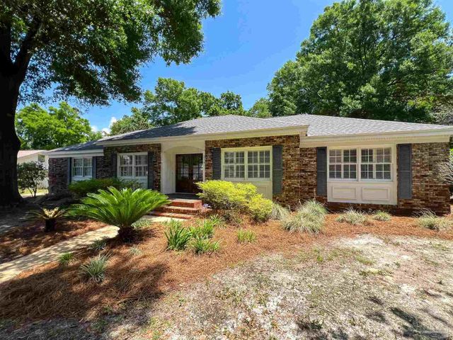 316 Dolphin St, Gulf Breeze, FL 32561
