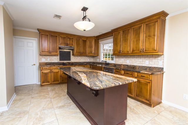 316 Dolphin St, Gulf Breeze, FL 32561