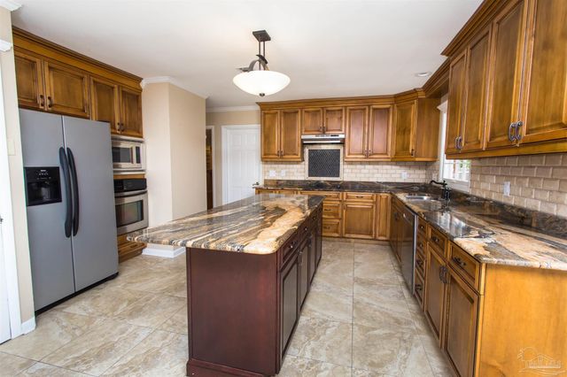316 Dolphin St, Gulf Breeze, FL 32561