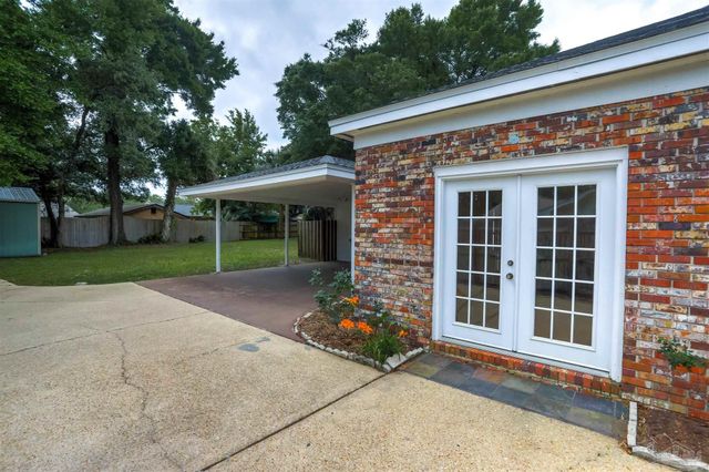 316 Dolphin St, Gulf Breeze, FL 32561