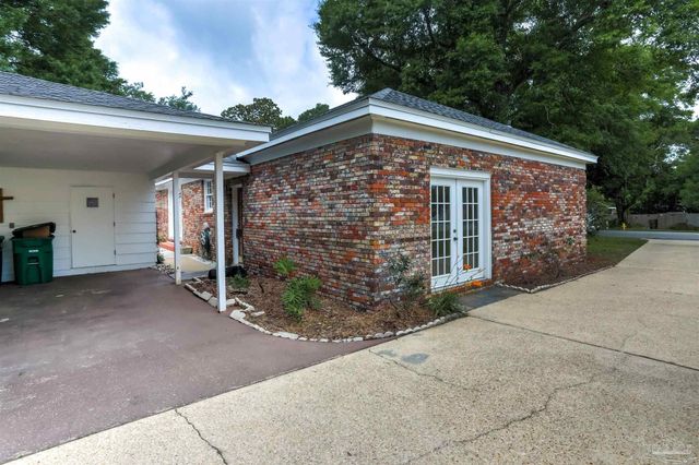 316 Dolphin St, Gulf Breeze, FL 32561