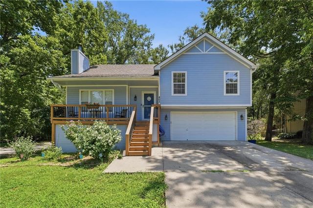 403 Woodland Avenue, Smithville, MO 64089