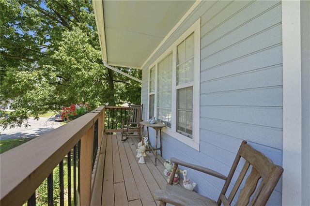 403 Woodland Avenue, Smithville, MO 64089