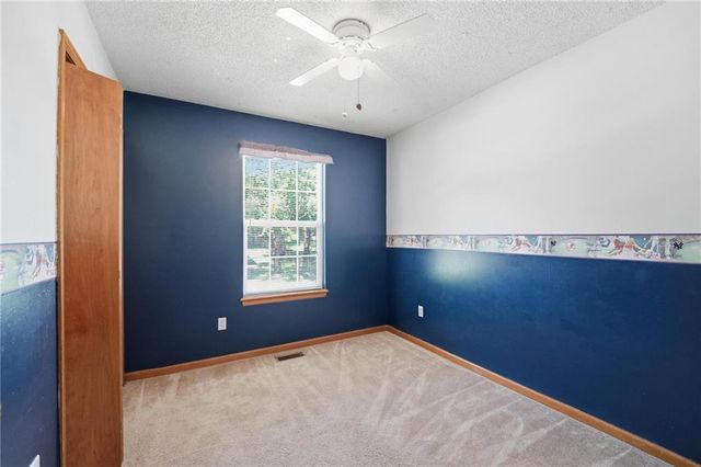 403 Woodland Avenue, Smithville, MO 64089