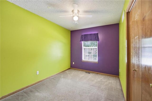 403 Woodland Avenue, Smithville, MO 64089
