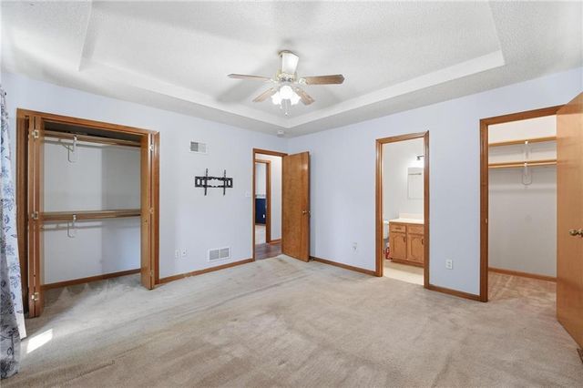 403 Woodland Avenue, Smithville, MO 64089
