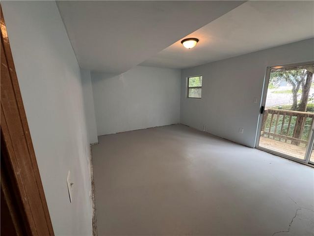 403 Woodland Avenue, Smithville, MO 64089