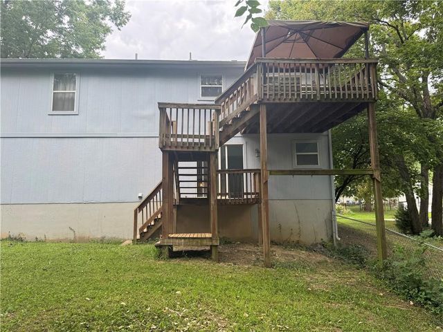 403 Woodland Avenue, Smithville, MO 64089