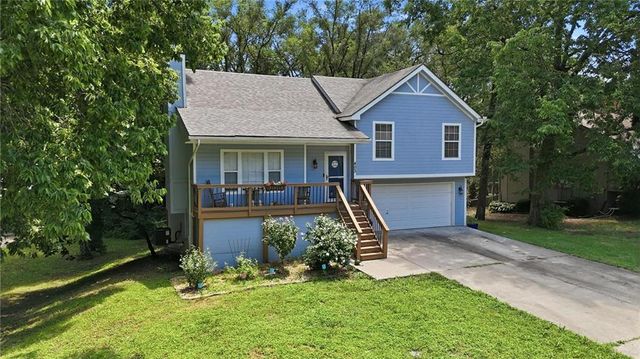 403 Woodland Avenue, Smithville, MO 64089