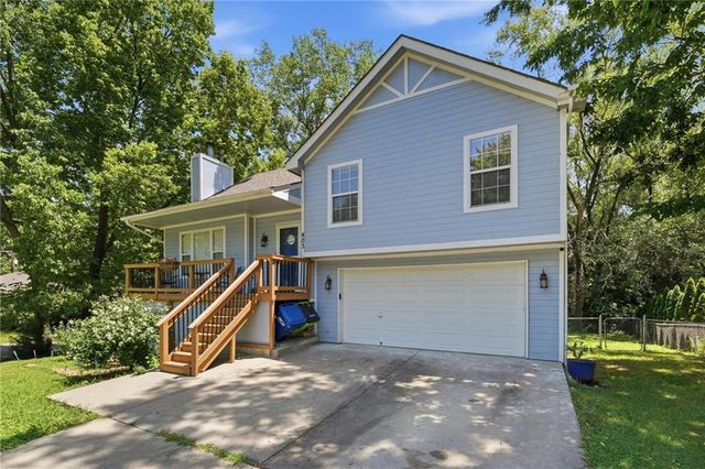 403 Woodland Avenue, Smithville, MO 64089
