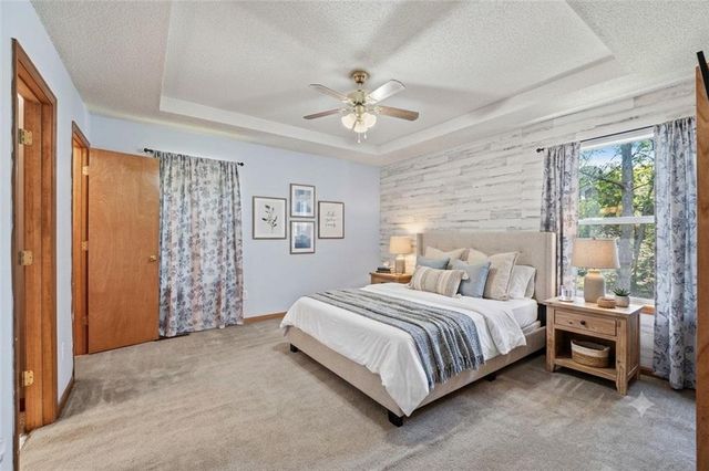 403 Woodland Avenue, Smithville, MO 64089