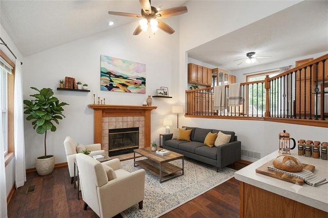 403 Woodland Avenue, Smithville, MO 64089