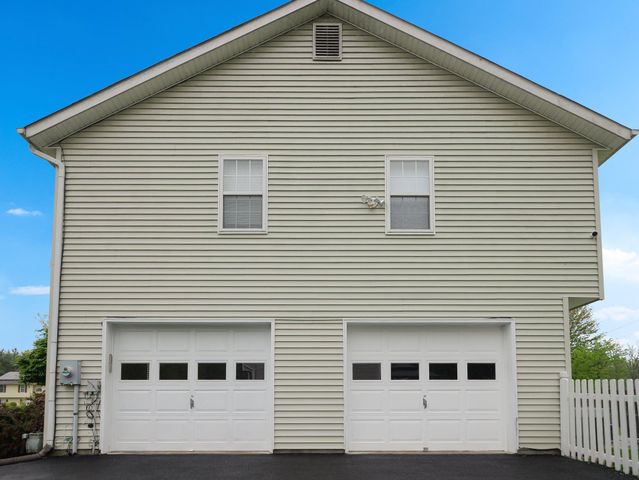 8 Bernadette Way, Washingtonville, NY 10992