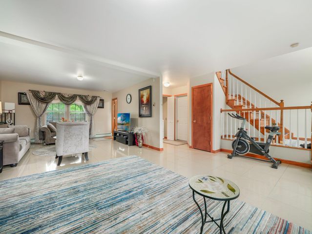 8 Bernadette Way, Washingtonville, NY 10992