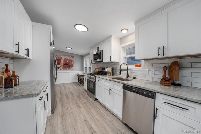 3047 Garden Avenue, Royal Oak, MI 48073