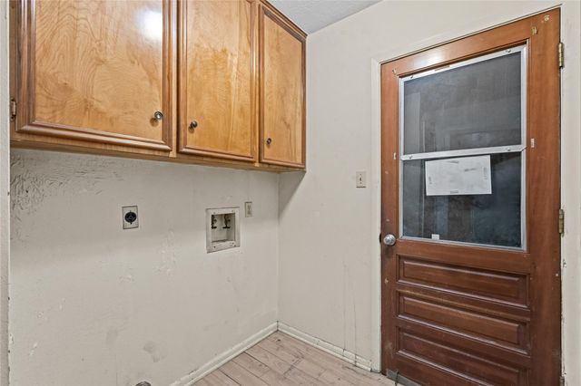 140 Pine Valley Drive, Livingston, TX 77351