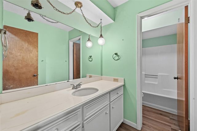 140 Pine Valley Drive, Livingston, TX 77351