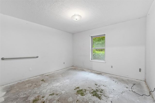 140 Pine Valley Drive, Livingston, TX 77351