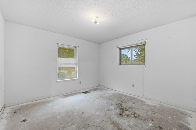 140 Pine Valley Drive, Livingston, TX 77351